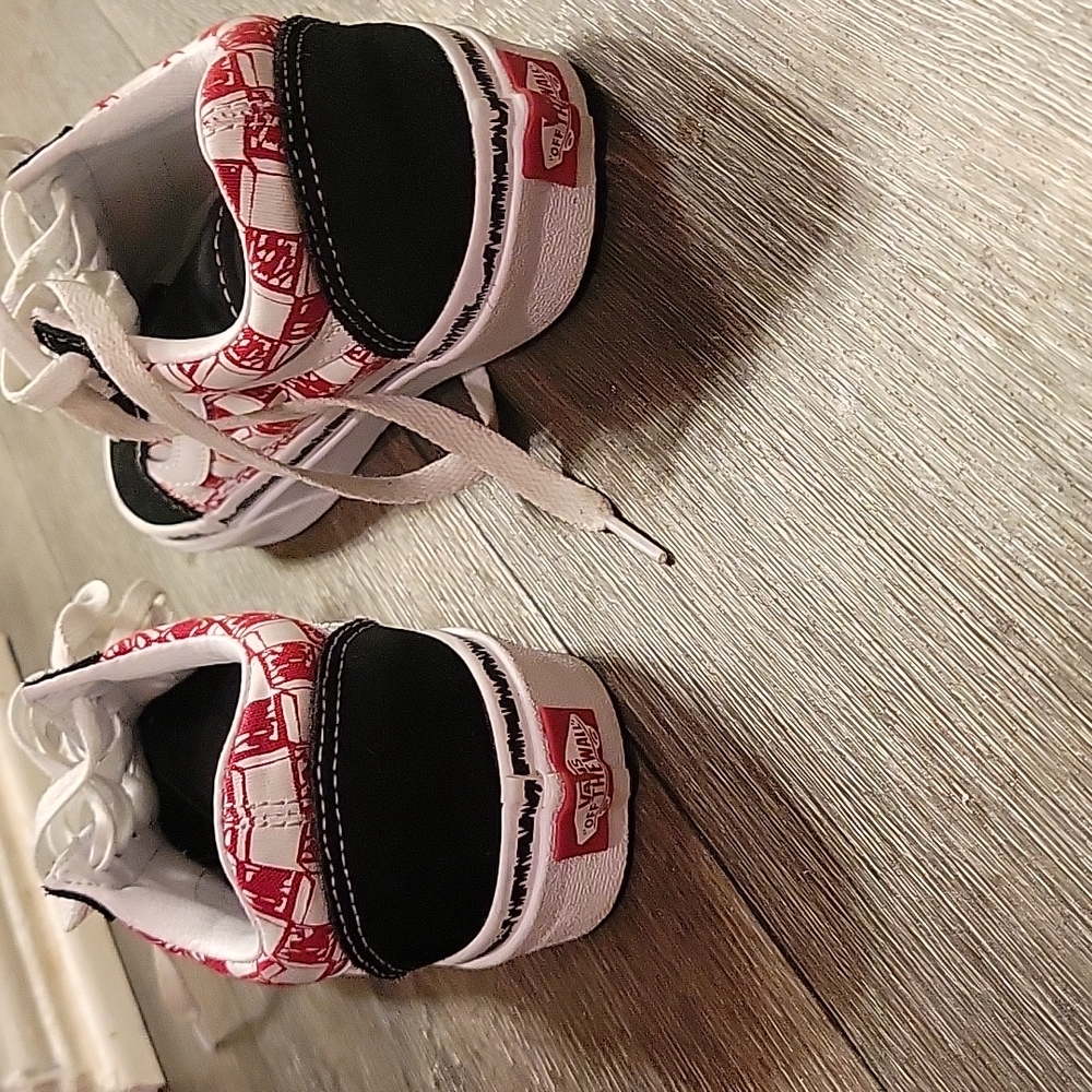 Womans Vans Size 5, Never Worn - image 3